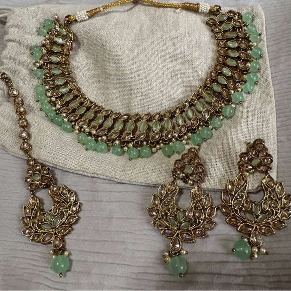 Jewelry - 3- Piece Jewelry Set